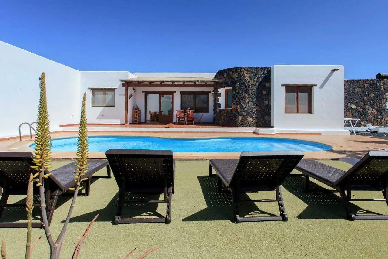 Casa Mina Villa La Oliva