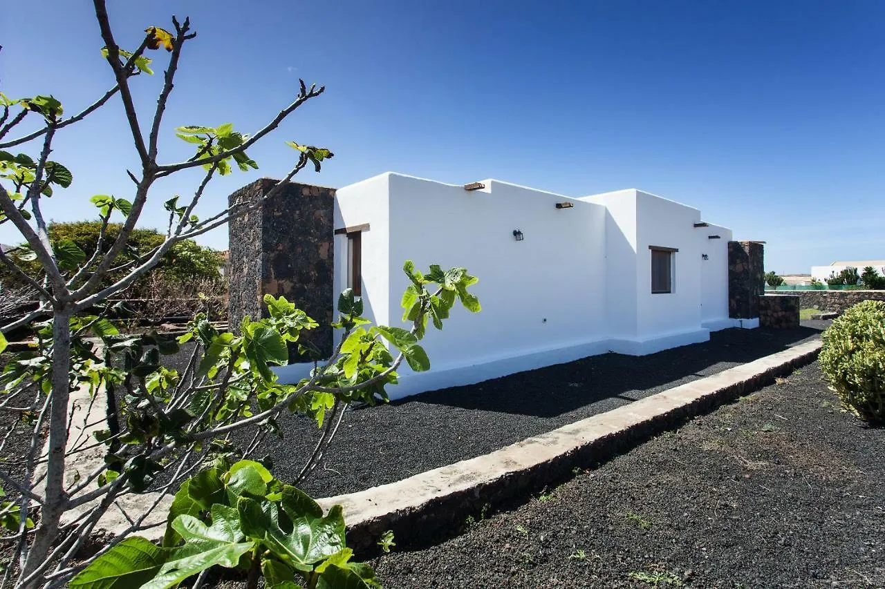 Casa Mina Villa La Oliva 0*,